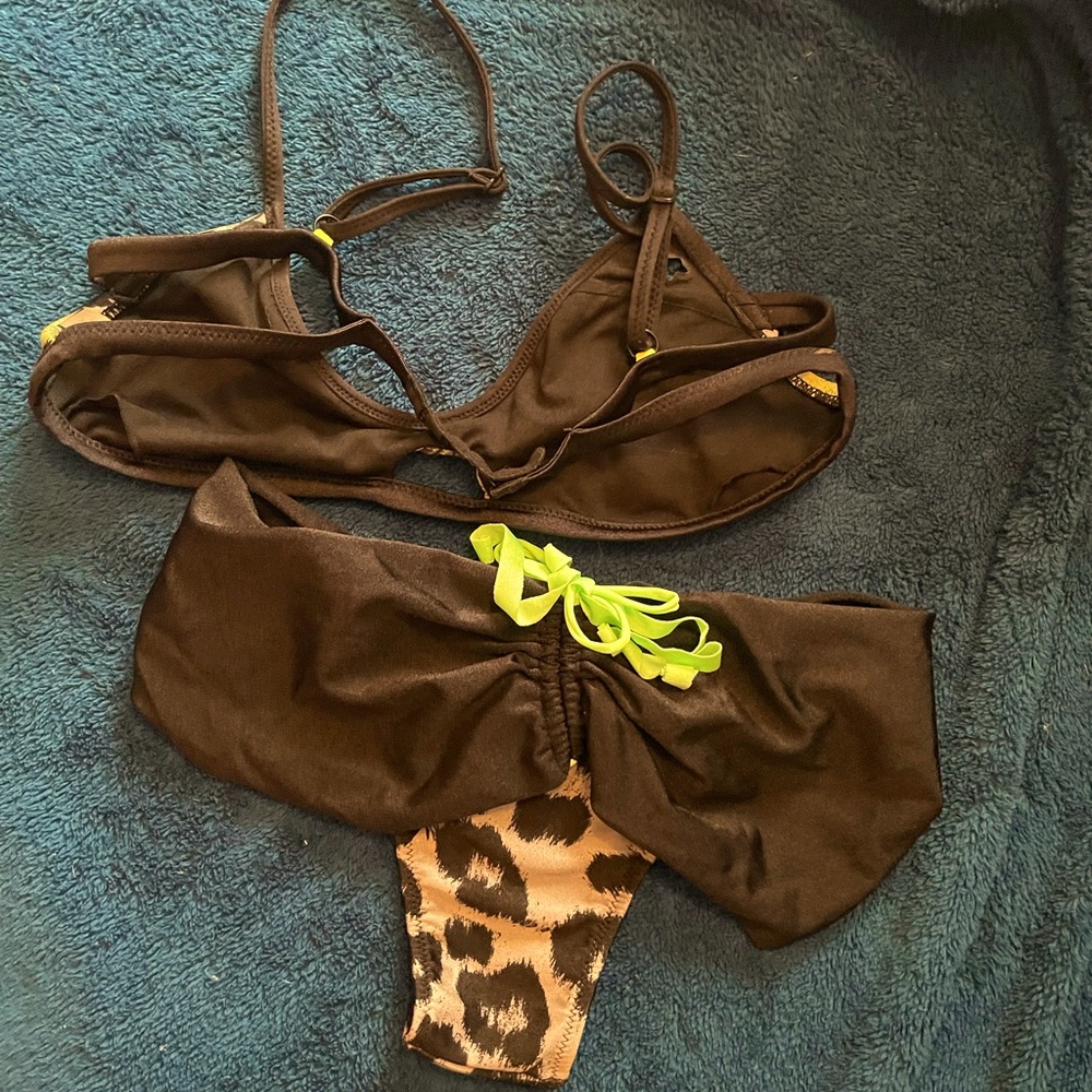 Fox bathing suite size med.